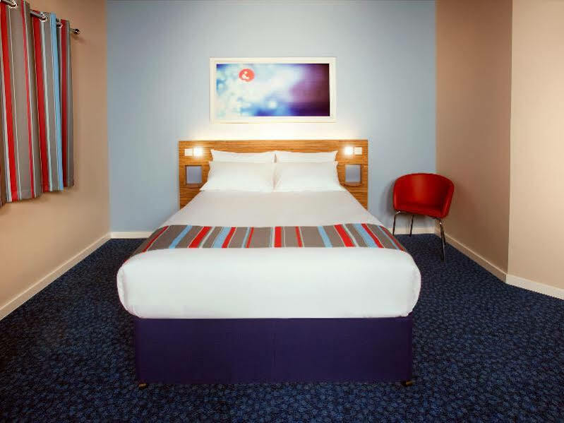 Travelodge Liverpool Stonedale Park מראה חיצוני תמונה